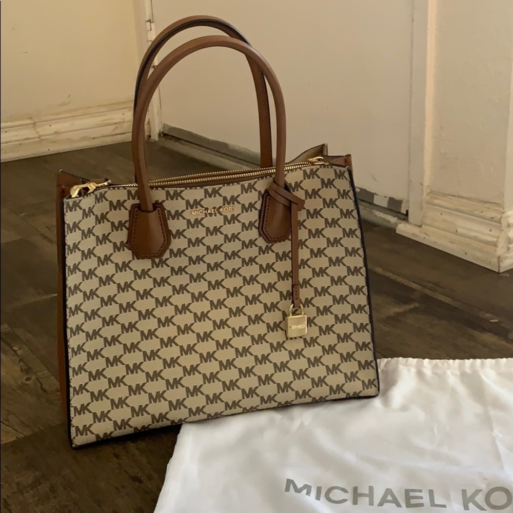 Michael Kors Mercer Tote